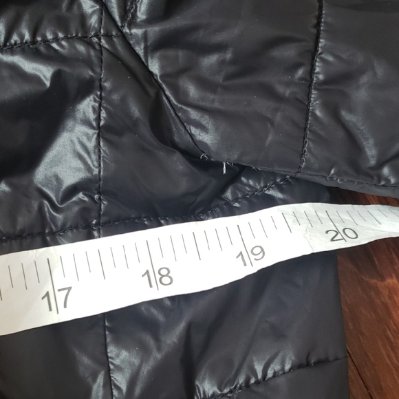 Prada Women's Black Quilted Down Puffer Jacket Size 42 Chic Feminine Cozy Winter - Picture 7 of 10